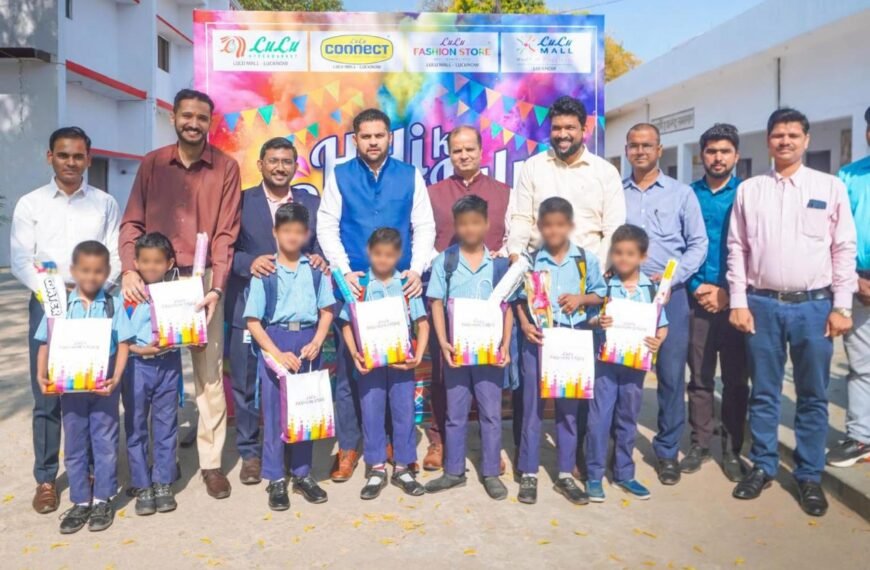 अनाथालय के बच्चों को होली&hellip;