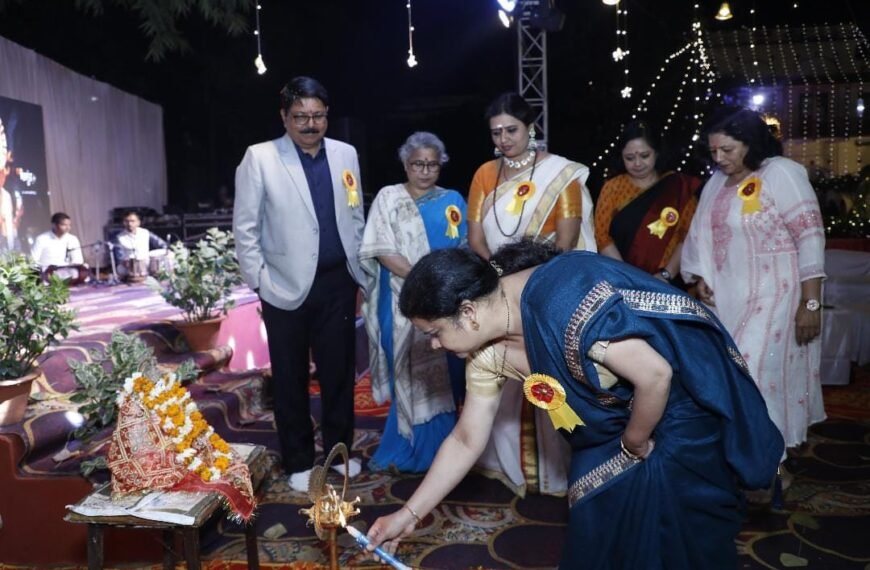 सरोजिनी नायडू महिला छात्रावास में&hellip;