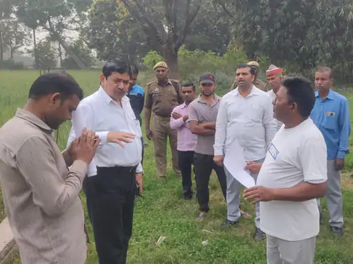 एक्शन मोड में एसडीएम: गांव…