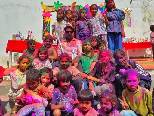 स्कूल में होली का जश्न:छात्राओं&hellip;