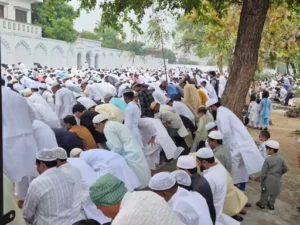 आजमगढ़ के 636 ईदगाह-मस्जिदों में पढ़ी गई ईद&hellip;