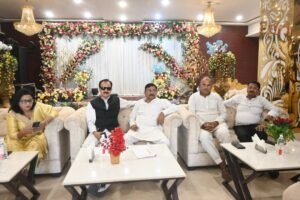 बैठक में व्यापारी और उद्यमी बोले कुर्सी रोड&hellip;