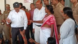 बकाया भुगतान को लेकर आशा बहुओं का डीएम&hellip;