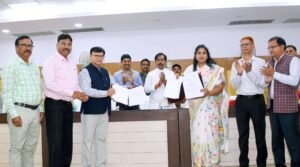 श्रम मंत्री अनिल राजभर ने की बजटीय समीक्षा,&hellip;