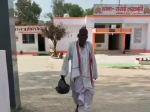 मऊ में ई-रिक्शा में महिला की चेन चोरी:दो&hellip;