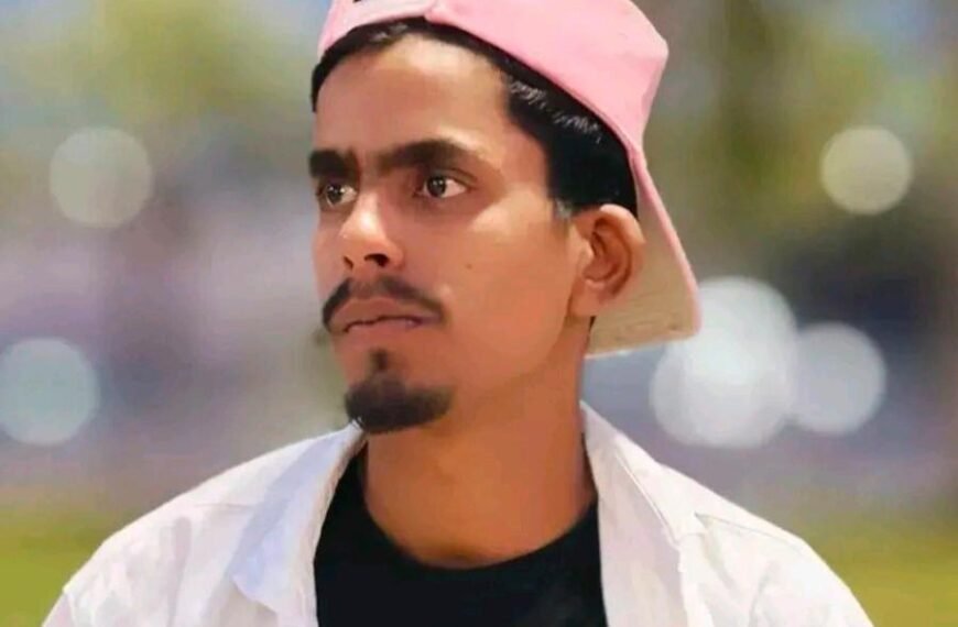 युवक की चाकू गोद कर…