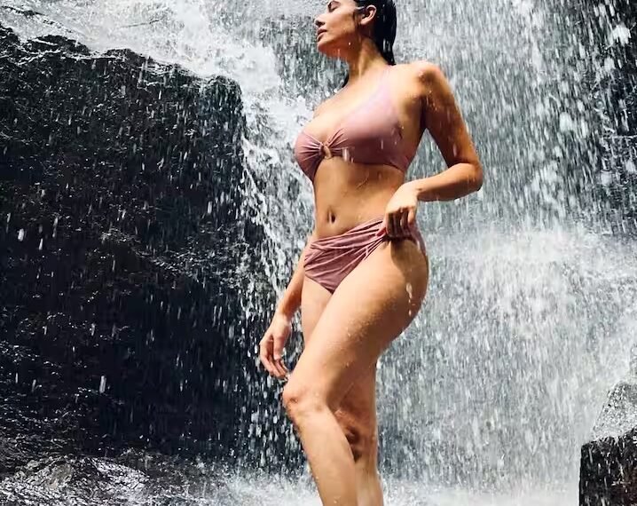 मालती चाहर ने बिकनी पहन&hellip;