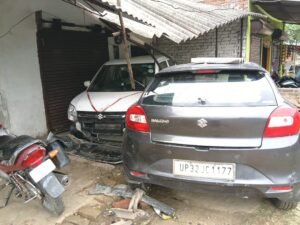 नशे में धुत कार सवार ने बीघापुर चौराहे&hellip;
