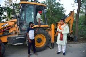 मधुबन-दोहरीघाट मार्ग चौड़ीकरण कार्य का मंत्री ए.के. शर्मा&hellip;