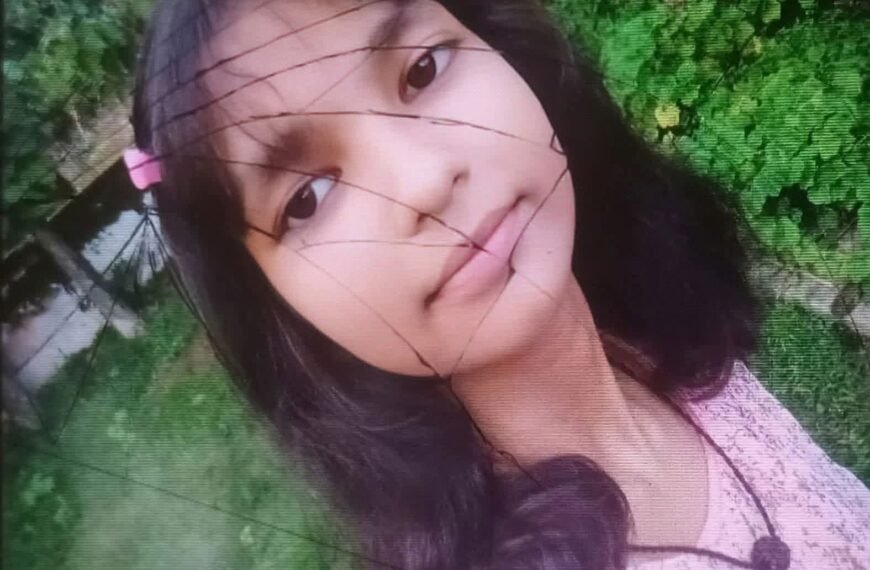 सीबीएसई बोर्ड के नतीजों के बाद एक छात्रा ने फेल होने की अफवाह सुनकर जहरीला पदार्थ खा लिया।