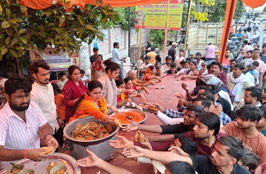 लेखराज मेट्रो स्टेशन चौराहे पर हुए इस आयोजन में यात्रा में शामिल हुईं मातृशक्तियों ने इस सुखद यात्रा की भूरि-भूरि प्रशंसा की