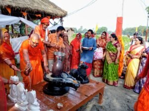 नव निर्मित नर्मदेश्वर महादेव मंदिर में शिवलिंग स्थापना&hellip;