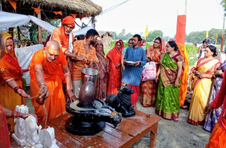 नव निर्मित नर्मदेश्वर महादेव मंदिर में शिवलिंग स्थापना से पूर्व निकली भव्य यात्रा