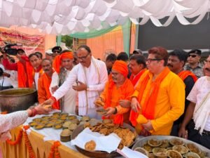 भंडारे का शुभारंभ गणमान्य अतिथियों की उपस्थिति में&hellip;