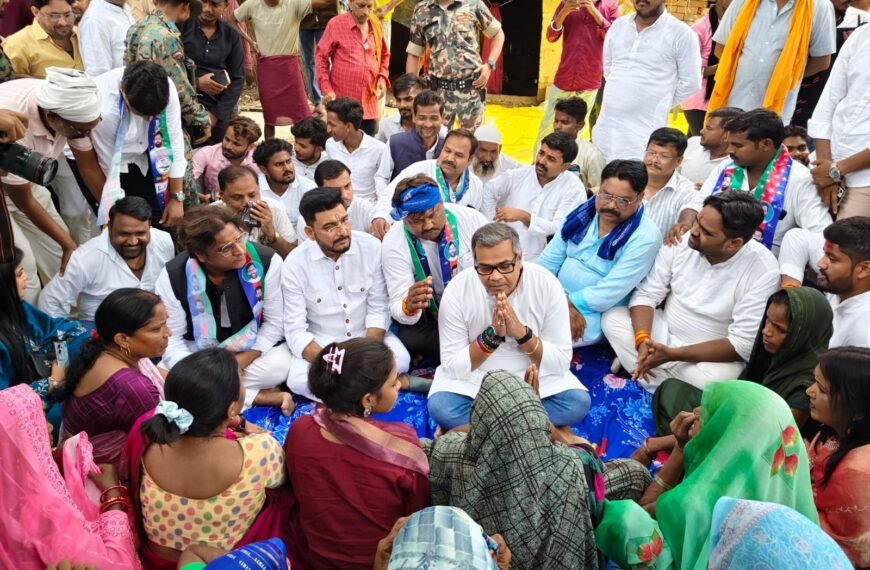 लोजपा (रामविलास) के उत्तर प्रदेश प्रभारी श्री अरुण भारती जी के नेतृत्व में हंडिया पहुँचा प्रतिनिधिमंडल, पीड़ित परिवार से की मुलाकात