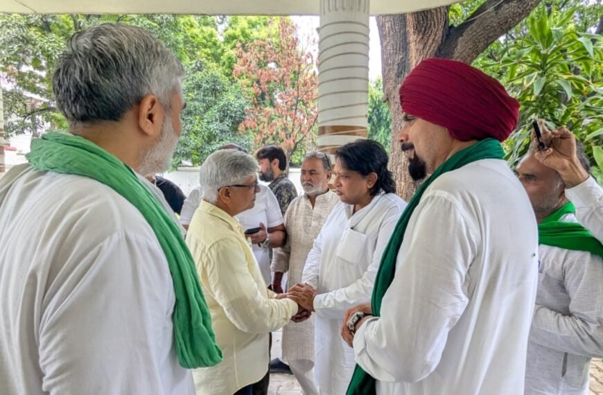 लोकदल अध्यक्ष चौधरी सुनील सिंह से कांग्रेस के यूपी प्रभारी राजेंद्र पाल गौतम की अहम मुलाकात