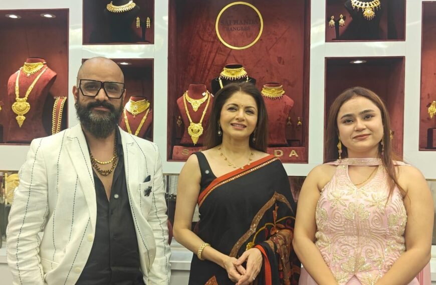 आलमबाग में खुला साई हांडा बैंगल्स का नया शोरूम:फिल्म अभिनेत्री भाग्यश्री ने उद्घाटन किया