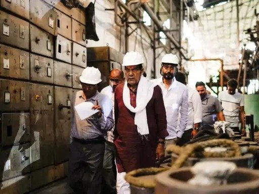 घोसी चीनी मिल का निरीक्षण किया:आगामी पेराई सत्र की तैयारियों की समीक्षा की:मंत्री ए.के. शर्मा
