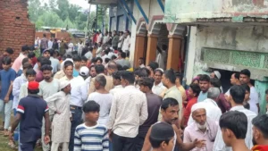 मलबे में फंसे बच्चों को ग्रामीणों ने निकाला,&hellip;