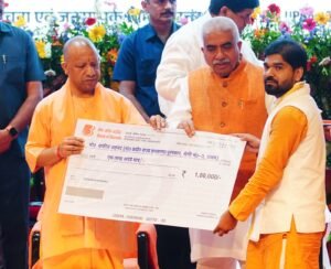 सीएम योगी ने विभिन्न योजनाओं के तहत बुनकरों&hellip;